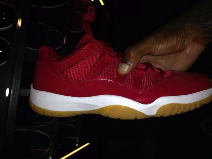 air-jordan-11-low-red-gum-681x510