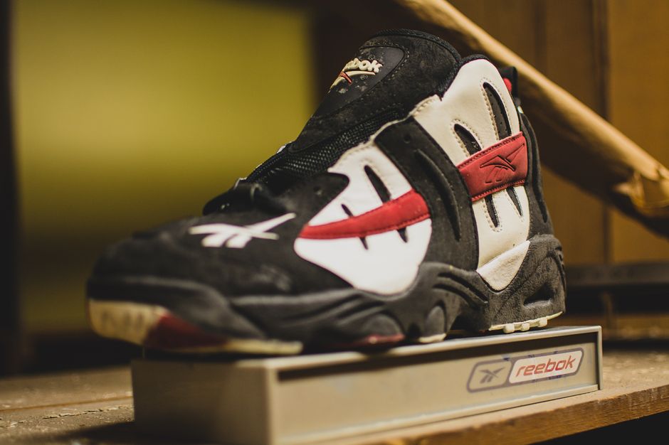 modern-notoriety-vintage-shoes-sneakers-digging-secret-undisclosed-rare-old-nike-air-adidas-reebok-fila-display_102