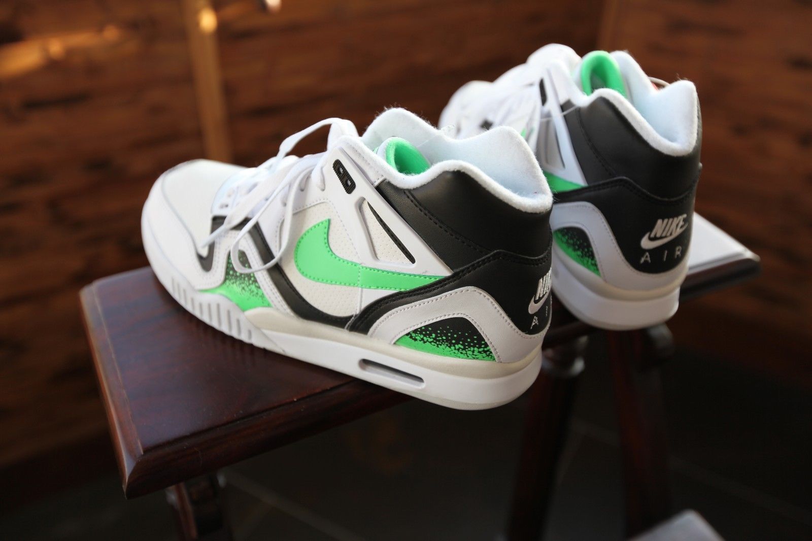 nike-air-tech-challenge-ii-poison-green_02