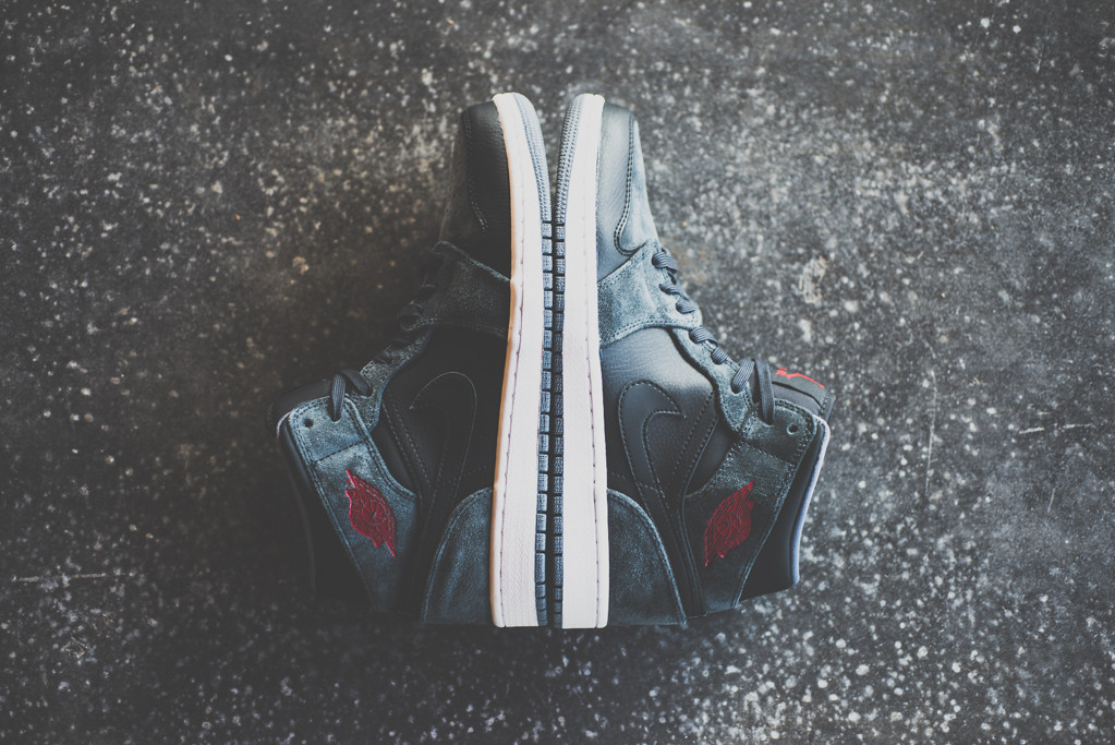 Jordan_1_Mid_Charcoal-Black_Sneaker_Politics8_1024x1024