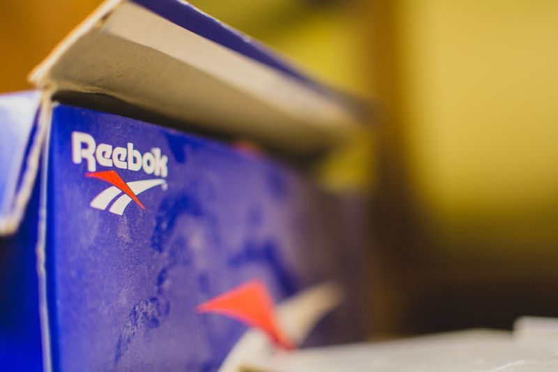 modern-notoriety-vintage-shoes-sneakers-digging-secret-undisclosed-rare-old-nike-air-adidas-reebok-fila-display_26