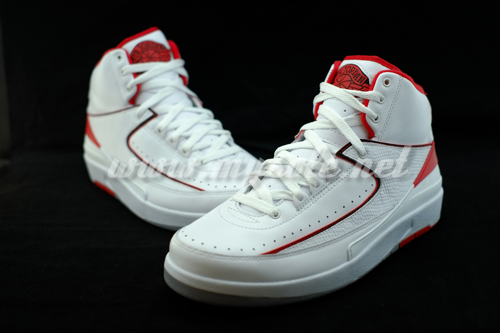 white-red-5079