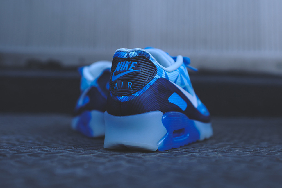 DSC_4490_copy_1024x1024