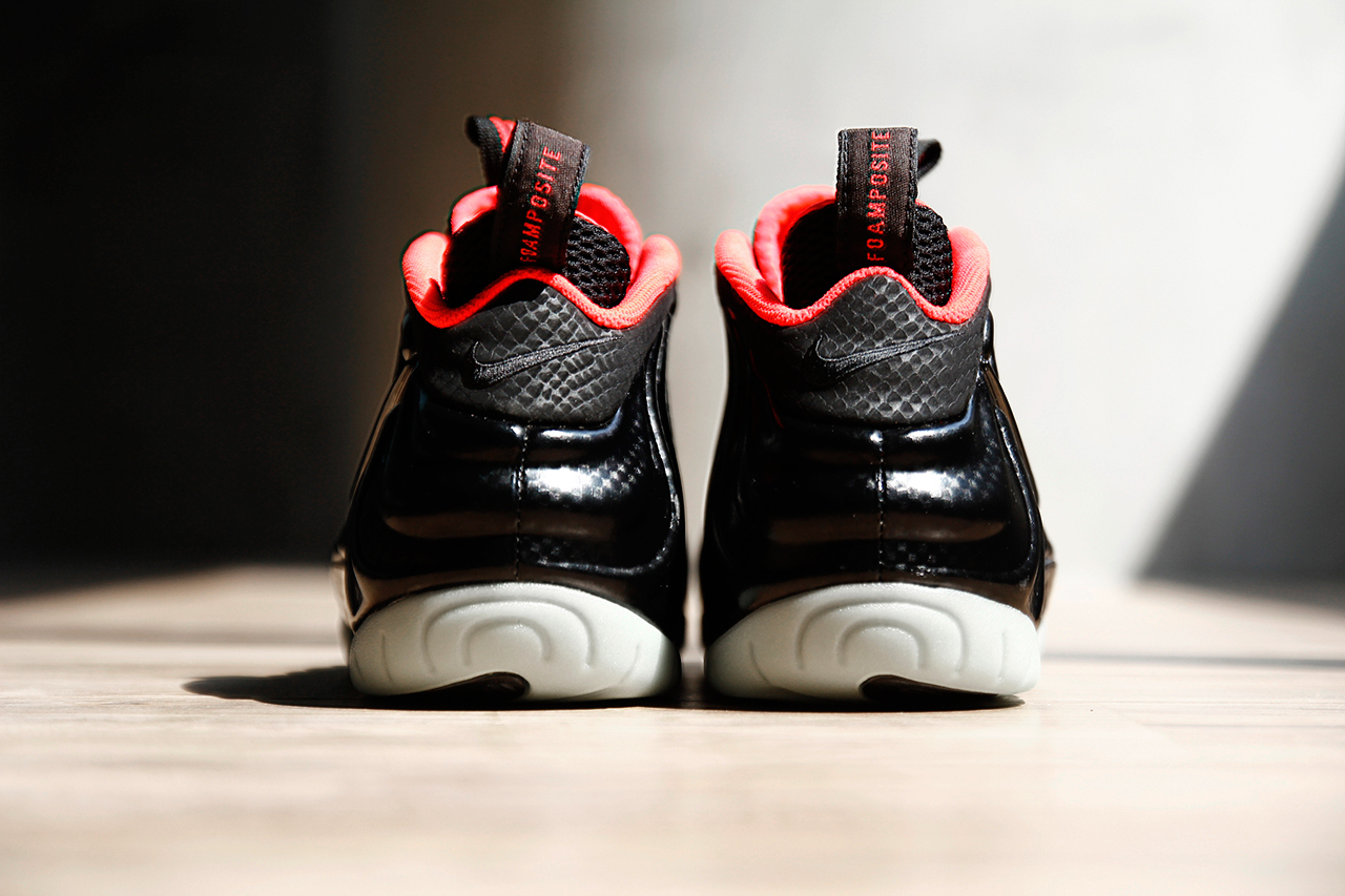 nike-air-foamposite-pro-prm-solar-red-4