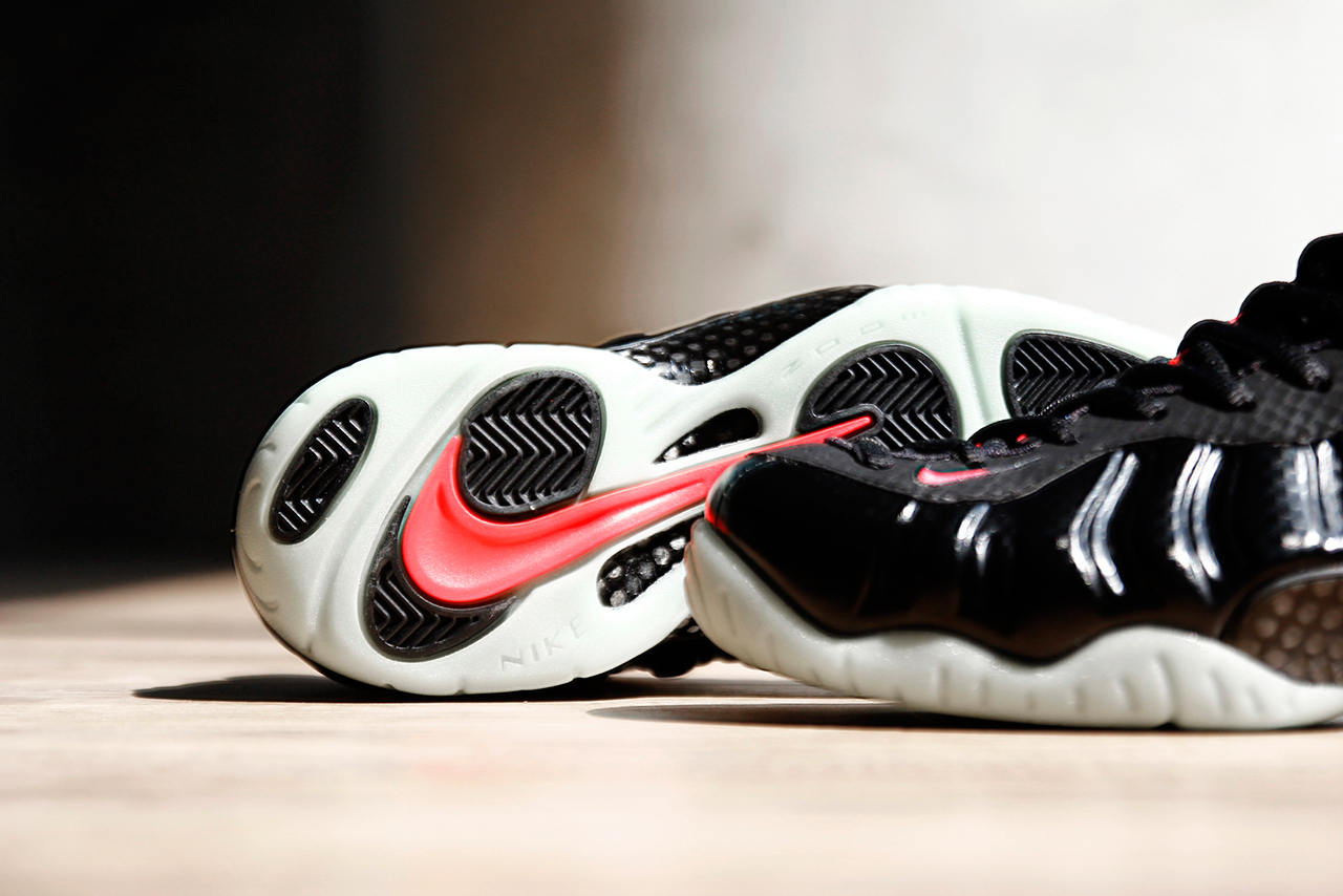 nike-air-foamposite-pro-prm-solar-red-5