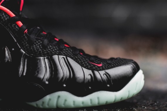 nike-air-foamposite-pro-yeezy-release-reminder-02-570x379