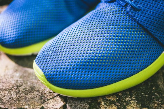 nike-roshe run-military blue-venom green_02