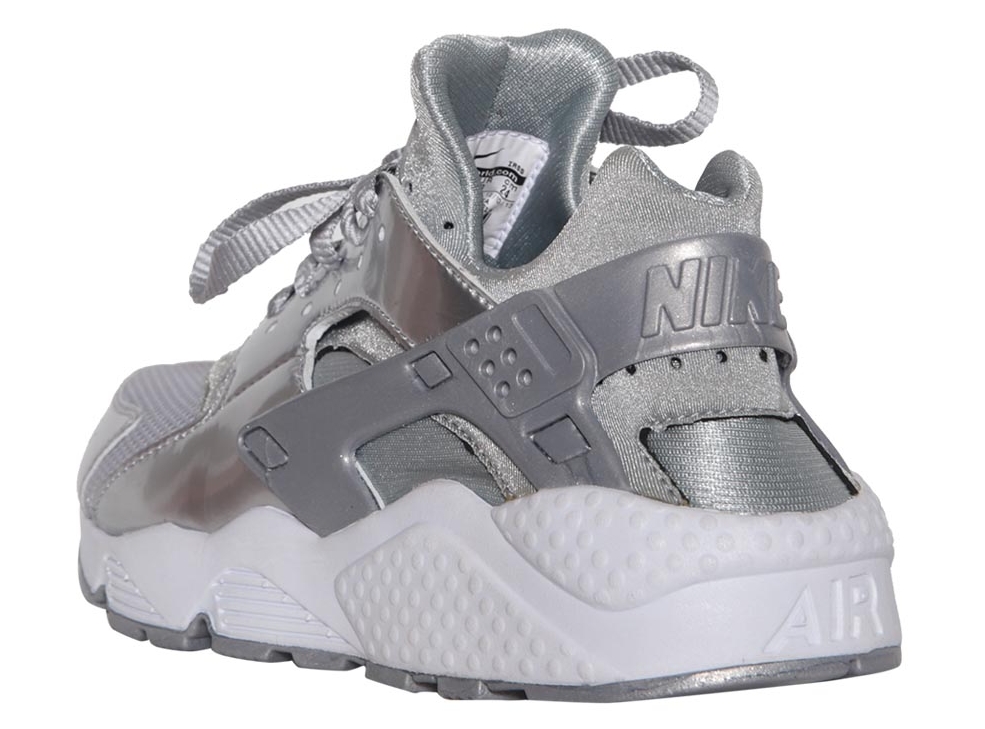 nike-air-huarache-metallic-silver-04