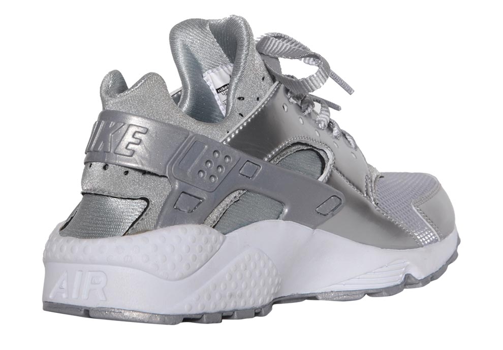nike-air-huarache-metallic-silver-05