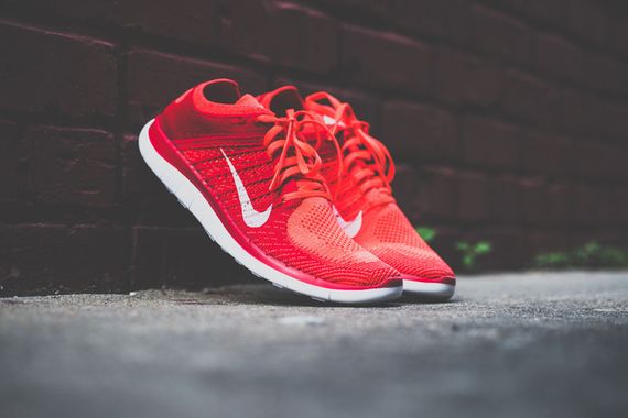 nike-flyknit free-crimson