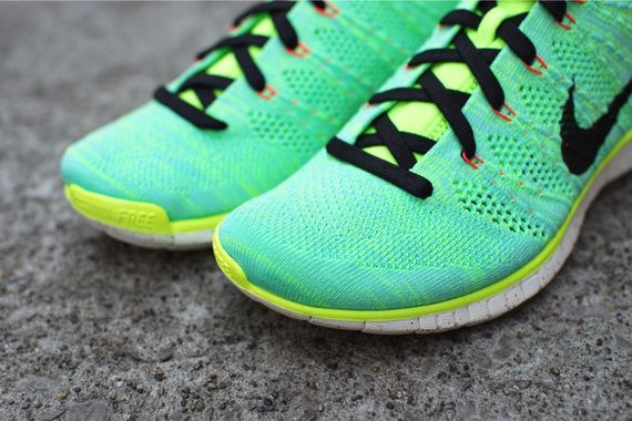 nike-flyknitchukkafree-magista_02