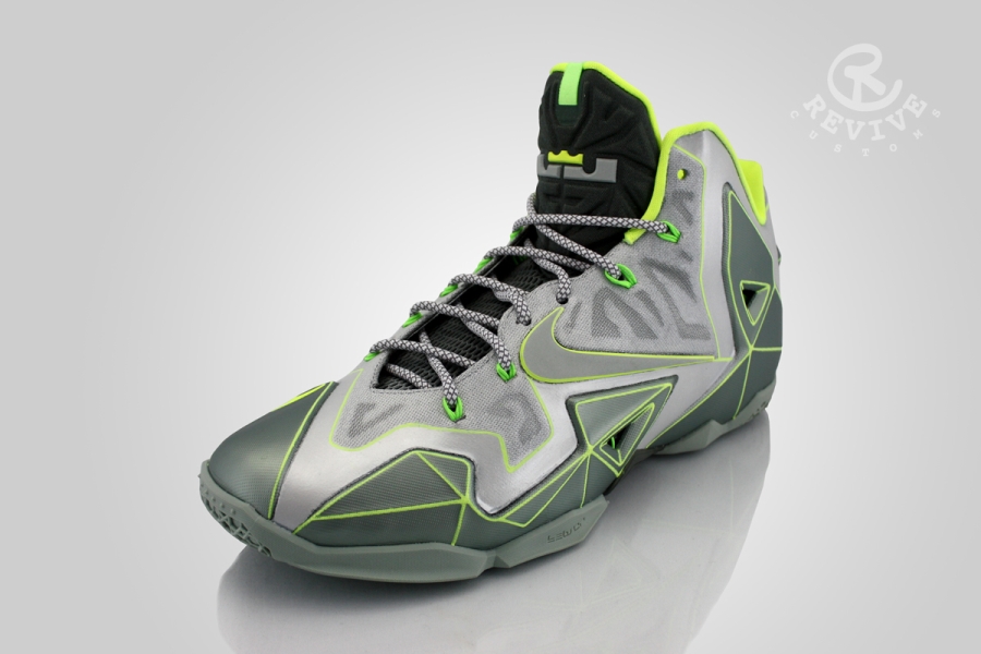 nike-lebron-11-vector-customs-02