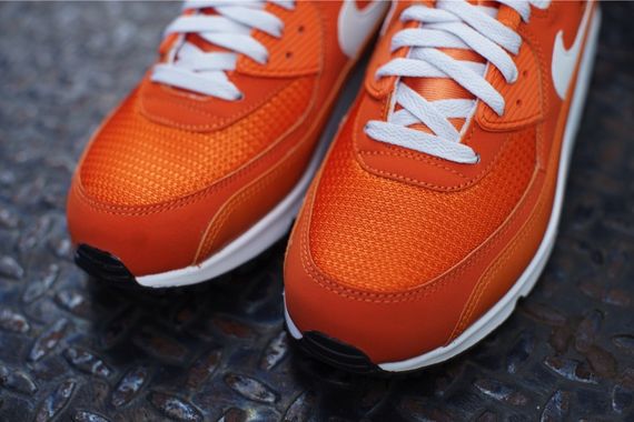 nike-solar orange-am 90_03