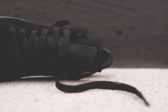 puma-suede-blackout_06