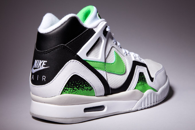 2-Nike-TechChallengeII-wht-grn