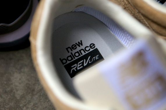 new balance-996-navy-beige_08
