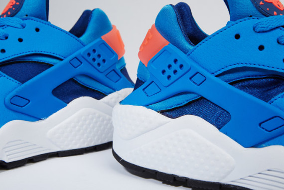 nike-air-huarache-gym-blue-photo-blue-mango-05-570x381