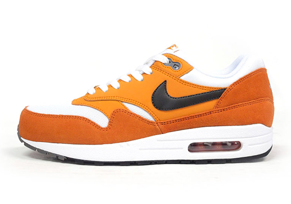 nike-air-max-1-white-orange-black-5