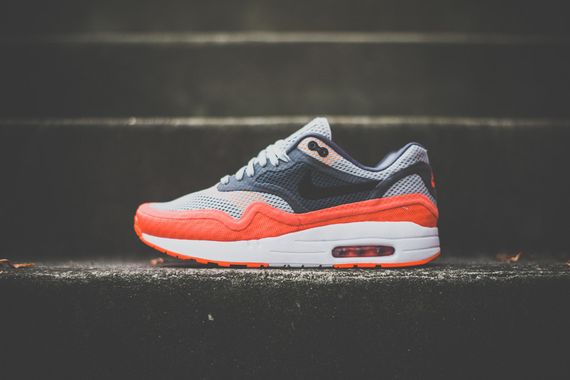 nike-air max breathe-team orange
