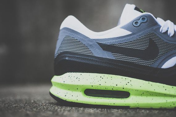 nike-air max lunar1-black-volt_04