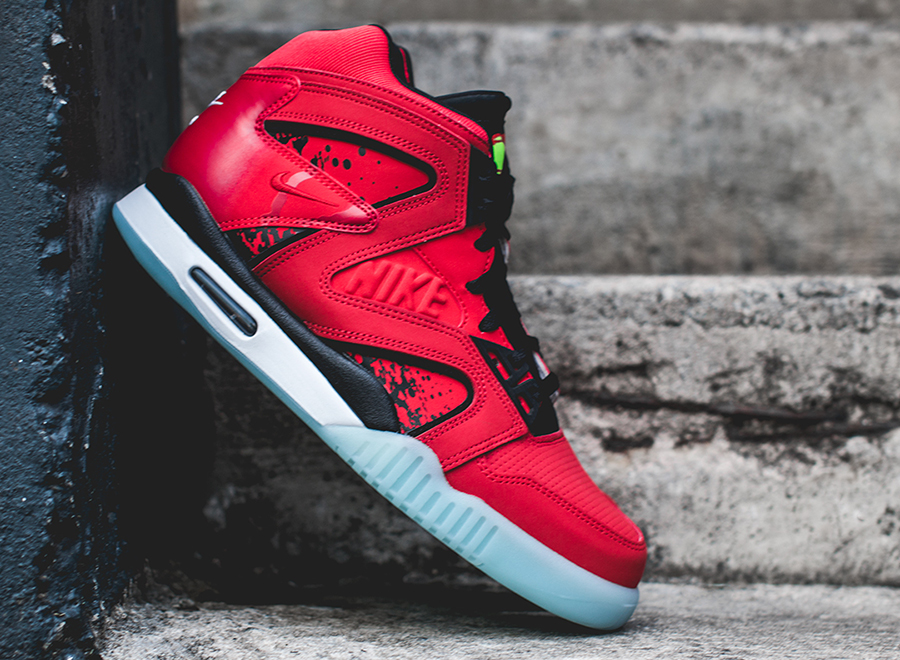 nike-air-tech-challenge-hybrid-chilling-red-black-white-2