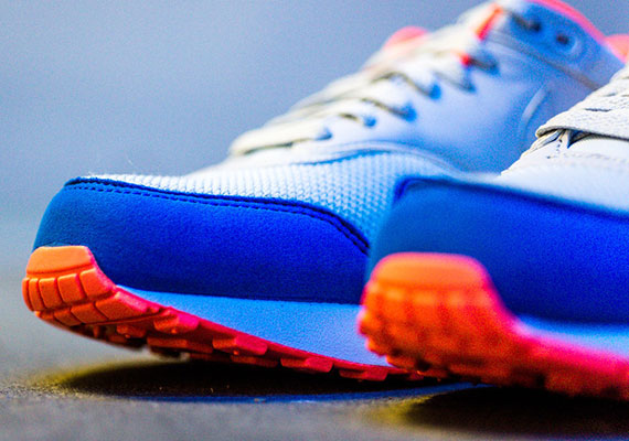 air-max-1-blue-orange-essential-4