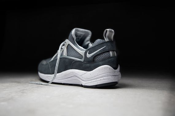 foot patrol-nike-air huarache-concrete_04
