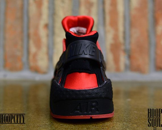 nike-air huarache-uni red-black_03
