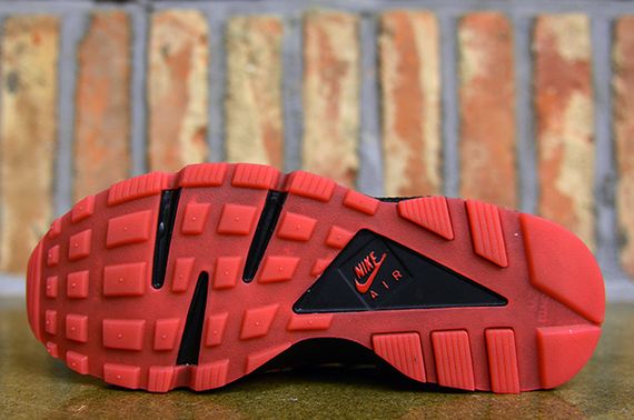 nike-air huarache-uni red-black_05