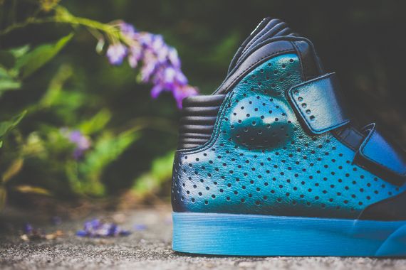 nike-fly stepper-metallic_04
