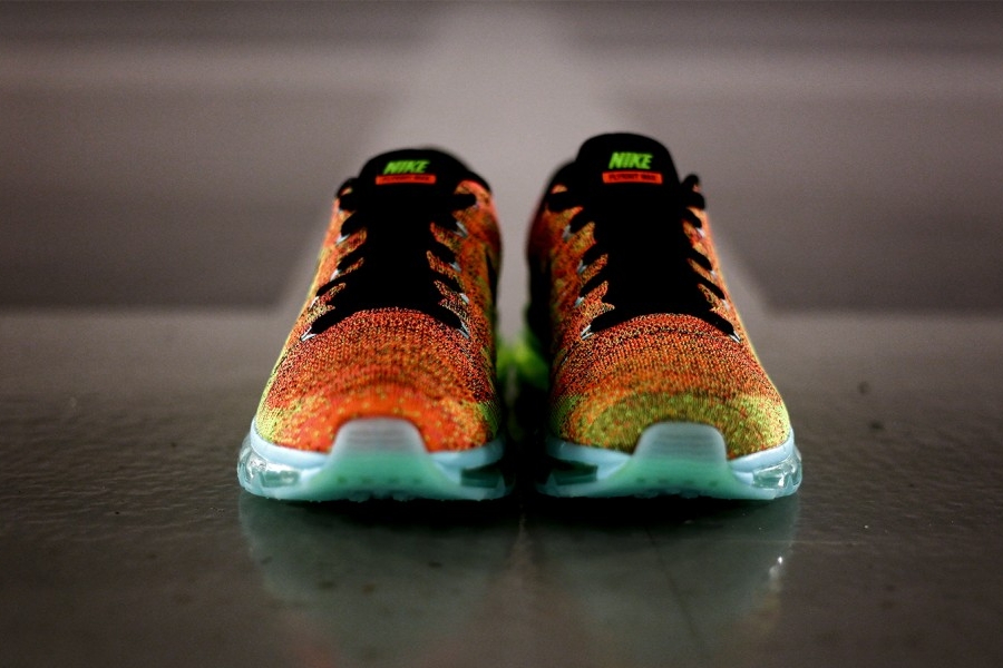 nike-flyknit-air-max-atomic-orange-vivid-blue-volt-02