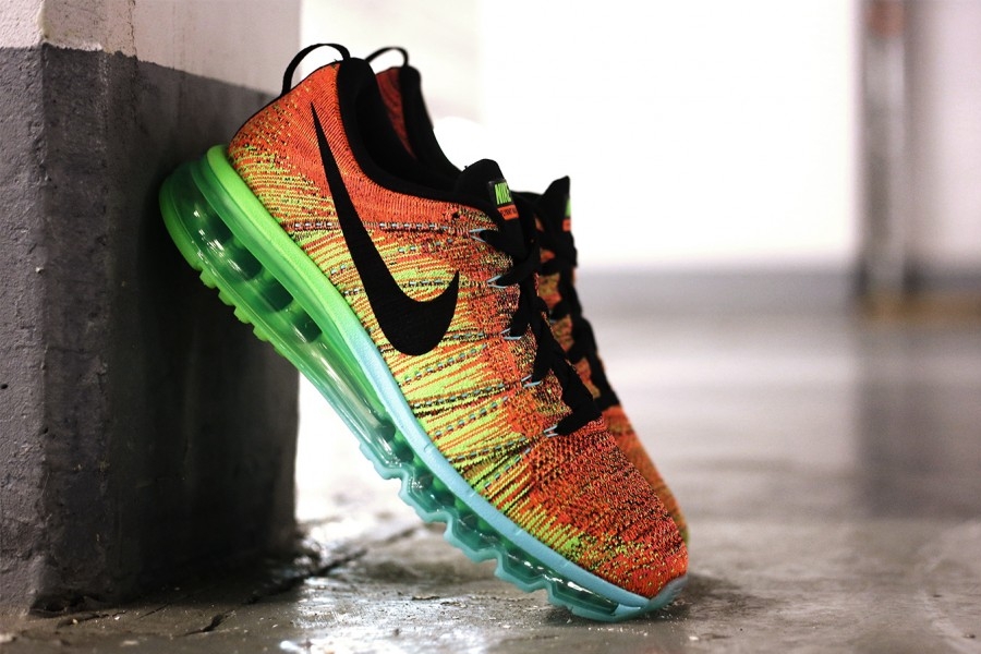 nike-flyknit-air-max-atomic-orange-vivid-blue-volt-04