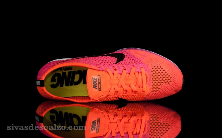 nike-flyknit-racer-pink-flash-4