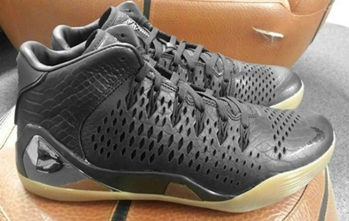 nike-kobe-9-mid-ext-black-snakeskin