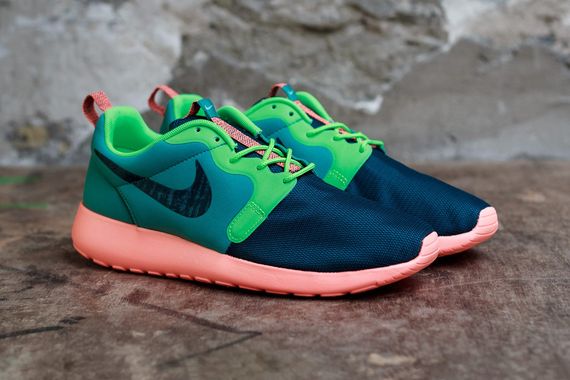 nike-roshe run-hyperfuse-catalina-poison