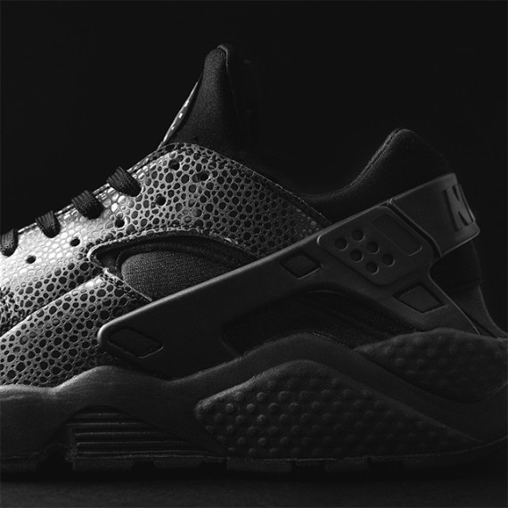 nike-air-huarache-black-safari-01-570x570