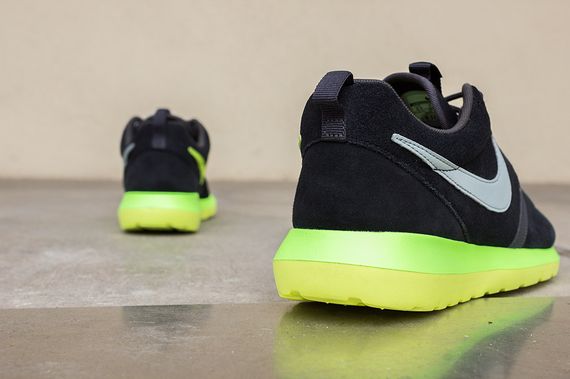 nike-roshe run nm-black-silver-volt_05