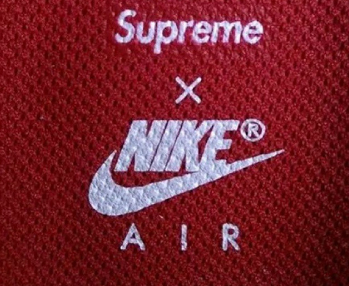 supreme-nike-air-force-1-high-black-2