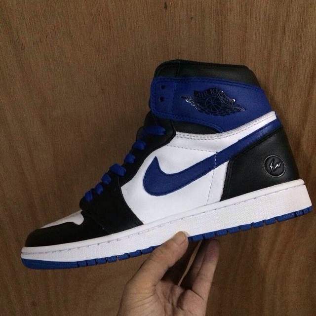 924585_746937338701401_1404466737_n