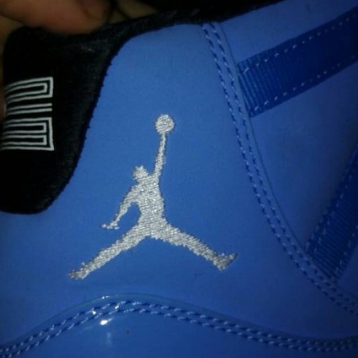 jordan 11 pantone blue
