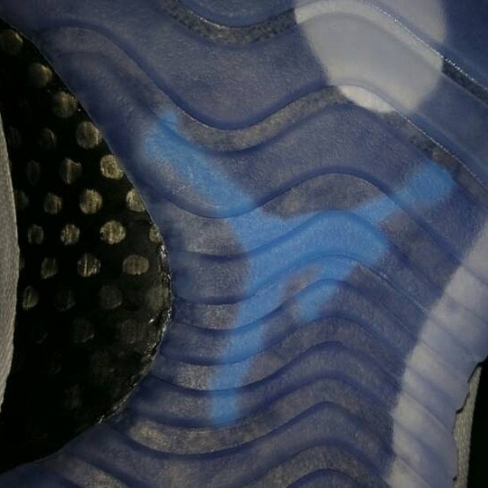 air-jordan-11-pantone-holiday-2014-4