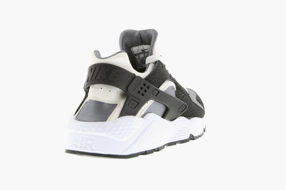 nike-air huarache-white-black-platinum_02