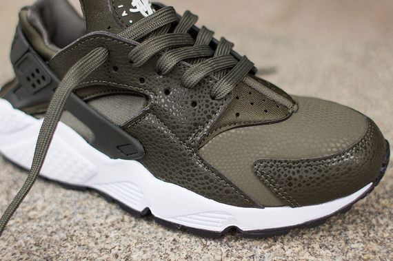 nike-wmns-air huarache-cargo khaki_02