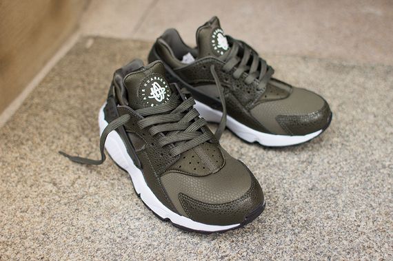nike-wmns-air huarache-cargo khaki_03