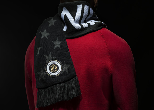 Ho14_NSW_NikeFC_Scarf_002_large