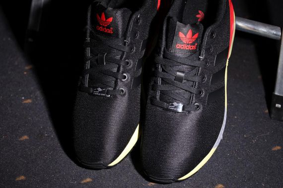 adidas og-zx flux-core black-red_03