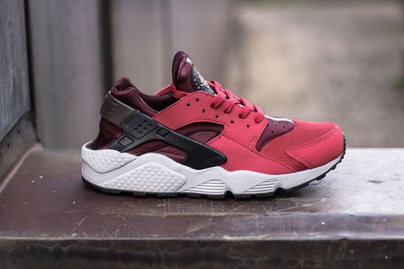 nike-air huarache-cedar-burgundy