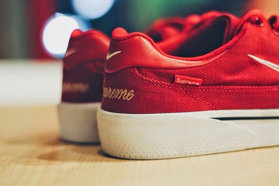 niks sb-gts-supreme-preview