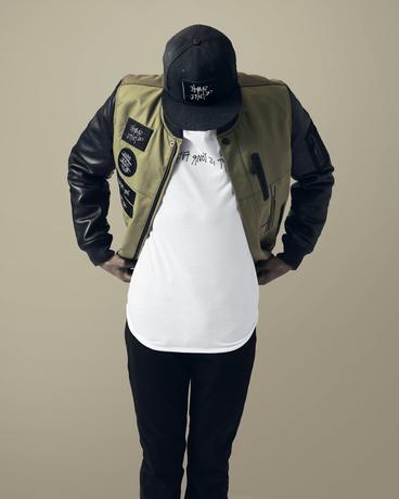 NIKE_S05_0116_BD_f_rgb_b_35391