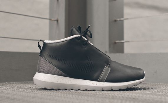nike-roshe run nm sneakerboot-black-grey
